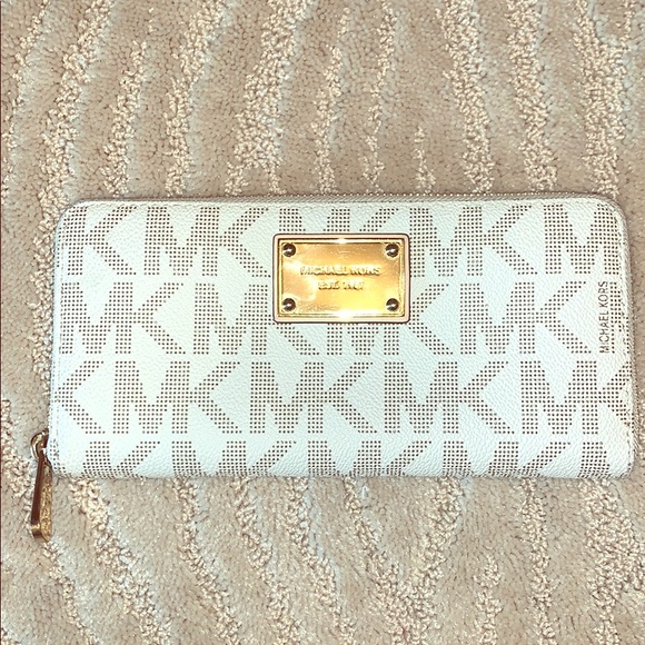 Michael Kors Wallet - Picture 1 of 5